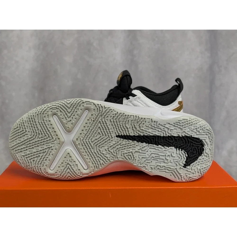 Nike Team Hustle D 10‎ Black Metallic Gold Boys Size 5.5
